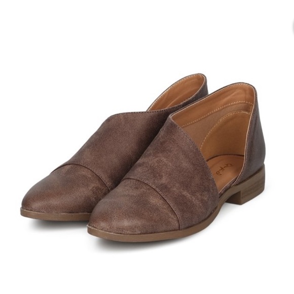 Qupid Tuxedo-68 Leatherette Pointy Toe Extreme Cut Out Ankle Bootie - Picture 1 of 12